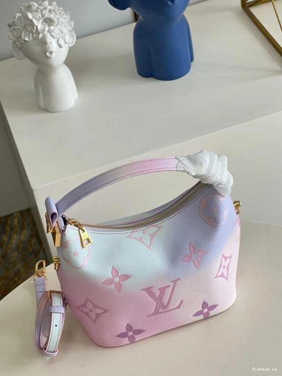 First bag ru MARSHMALLOW LOUIS VUITTON 0712